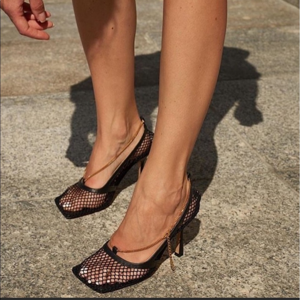 Bottega Veneta Black Mesh Stretch Pumps in 39.5